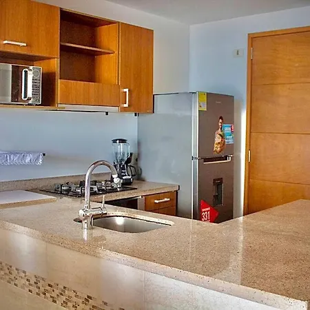 Apto Moderno Frente Al Mar Hermosas Vistas- A 7 Minutos Del Centro Historico Y Del Aeropuerto Internacional Apartamento