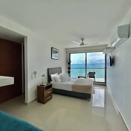 Apto Moderno Frente Al Mar Hermosas Vistas- A 7 Minutos Del Centro Historico Y Del Aeropuerto Internacional Apartamento *