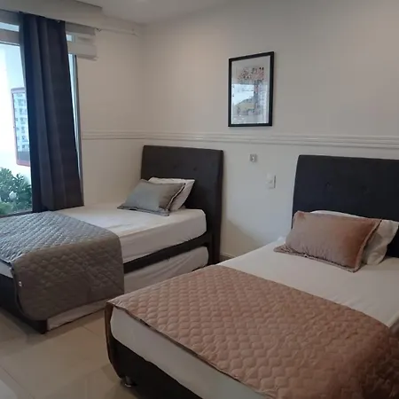 Apto Moderno Frente Al Mar Hermosas Vistas- A 7 Minutos Del Centro Historico Y Del Aeropuerto Internacional Apartamento